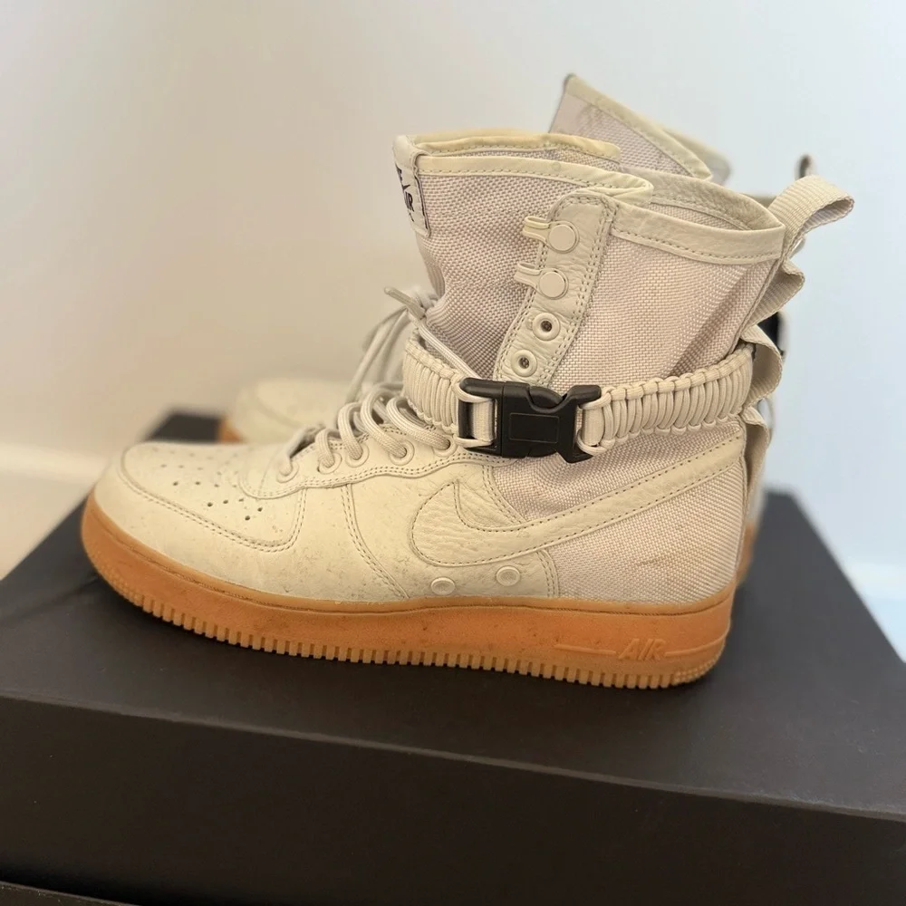Nike Air Force 1 High-Top Sneakers